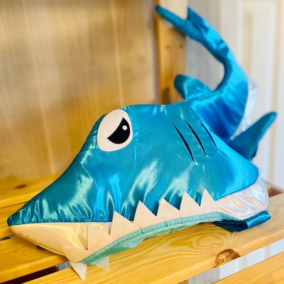 Shark Pet Costume - Picture 2 of 4